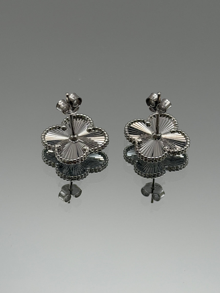 Clover White Gold Earrings -15mm