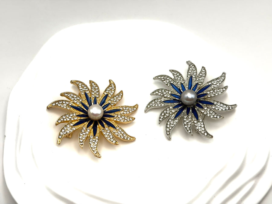 “Eilish” BROOCH with Centered Fresh Water Pearl