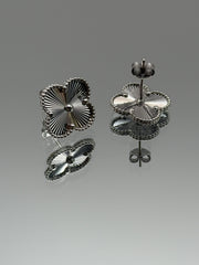 Clover White Gold Earrings -15mm