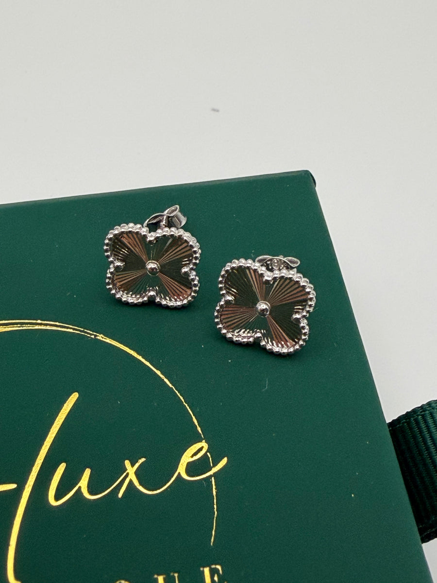 Clover White Gold Earrings -15mm