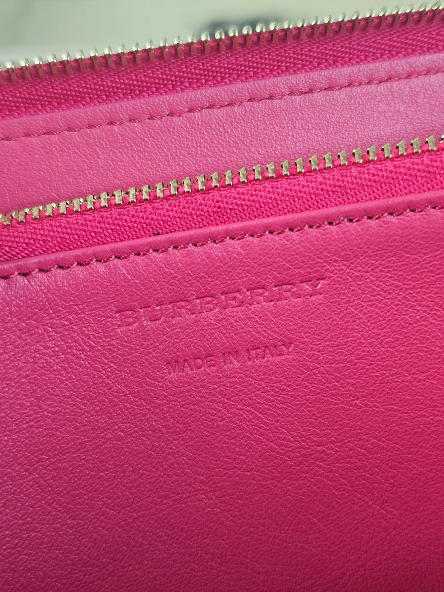 Burberry  Zippy Long Wallet
