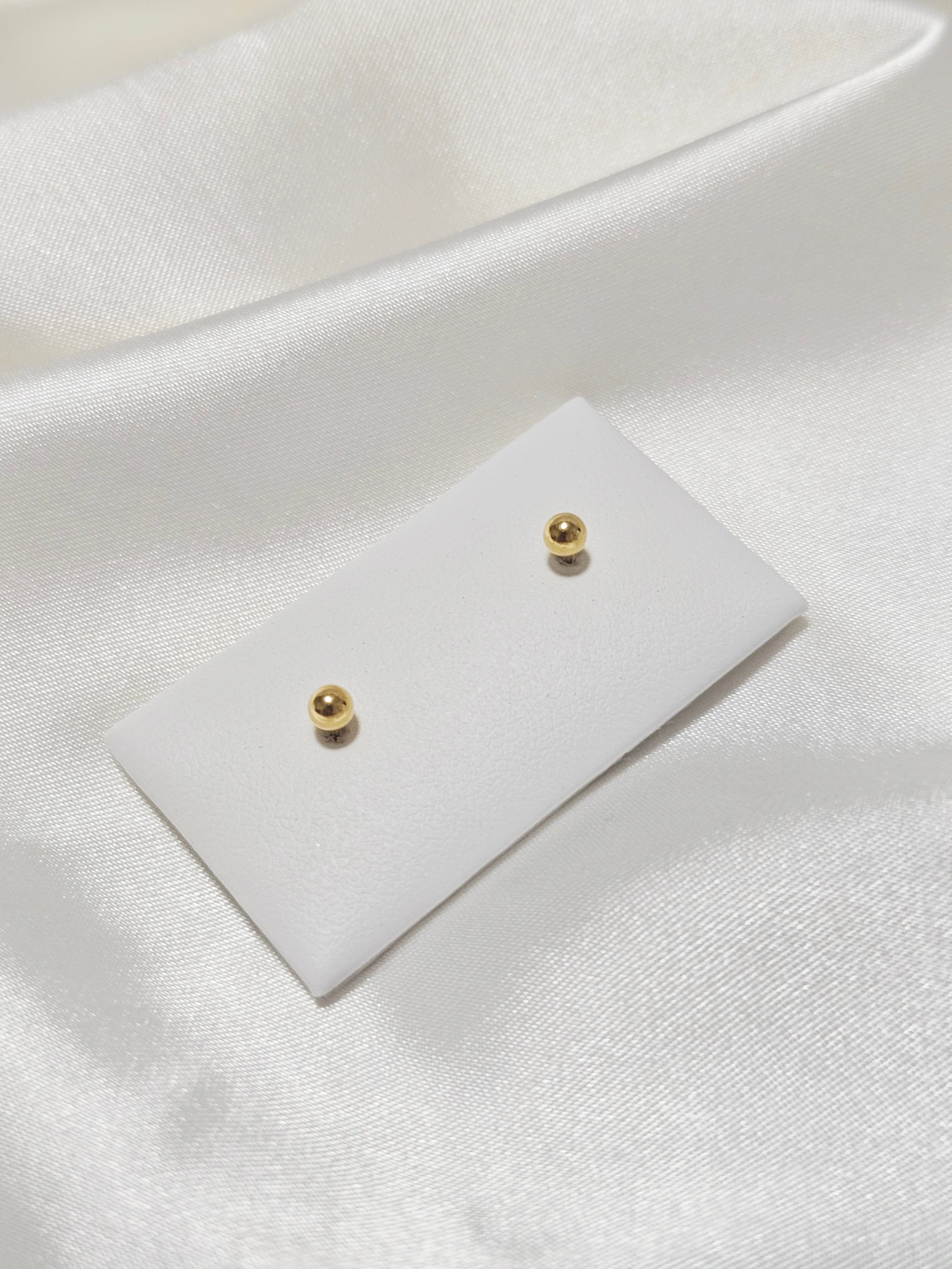 BALL SCREW TYPE EARRING