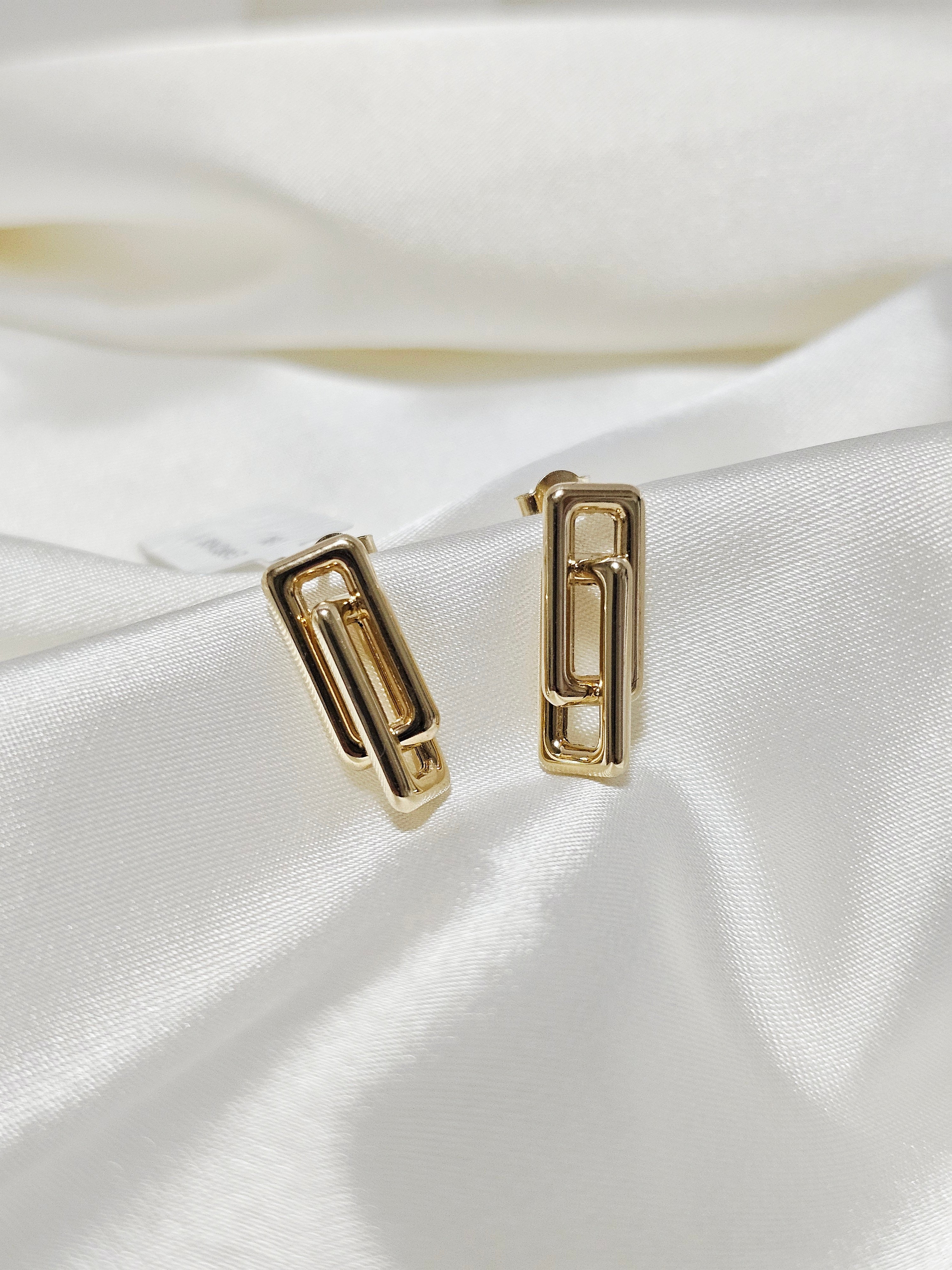 BOTTEGA STUD EARRING