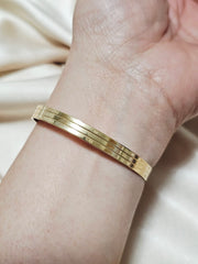 LOVE BANGLE