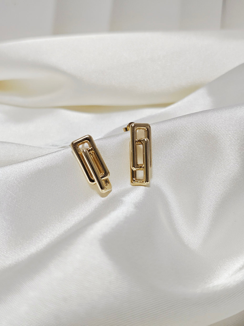 BOTTEGA STUD EARRING