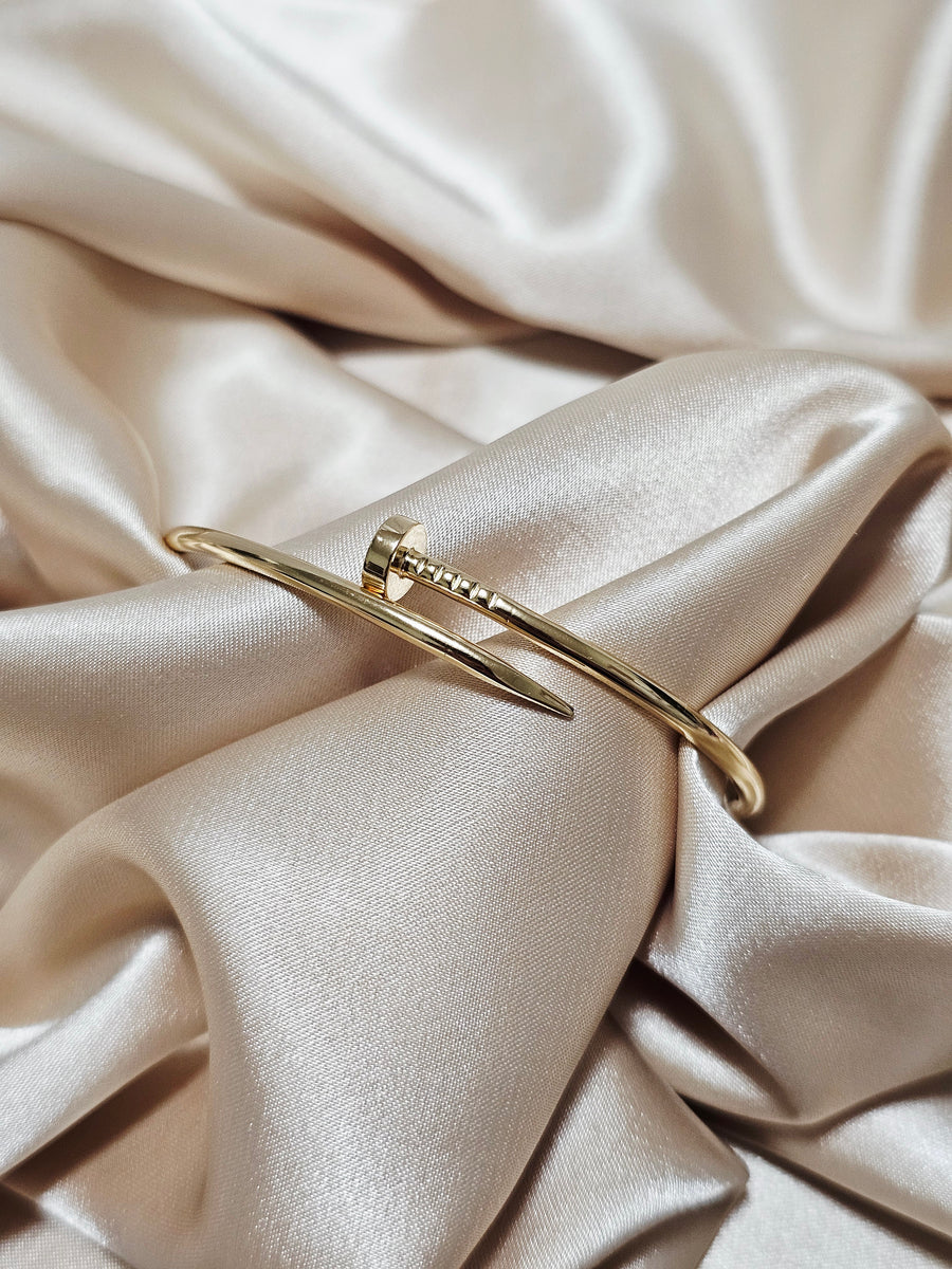 NAIL BANGLE