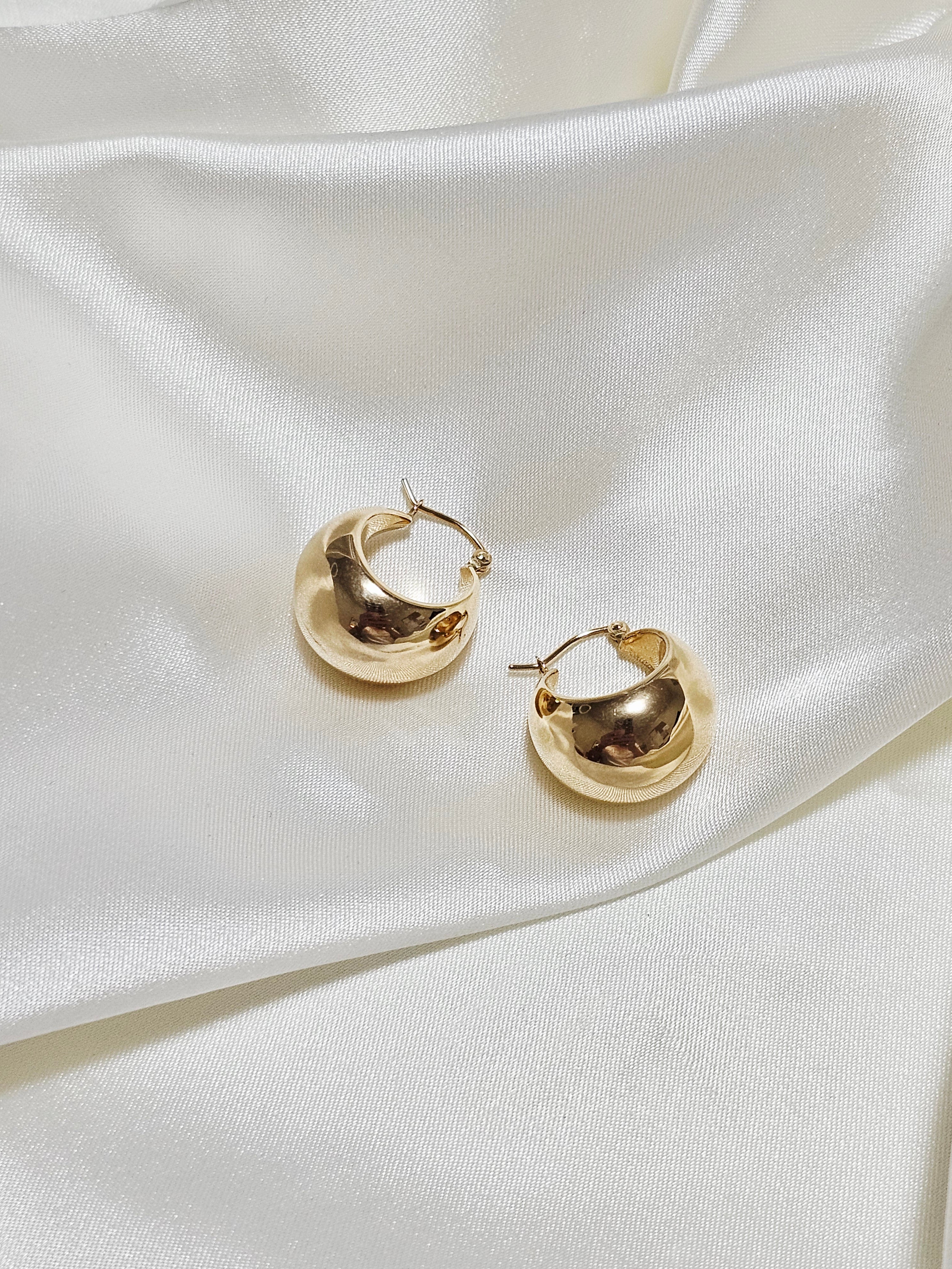 Small Chunky Loop Earring