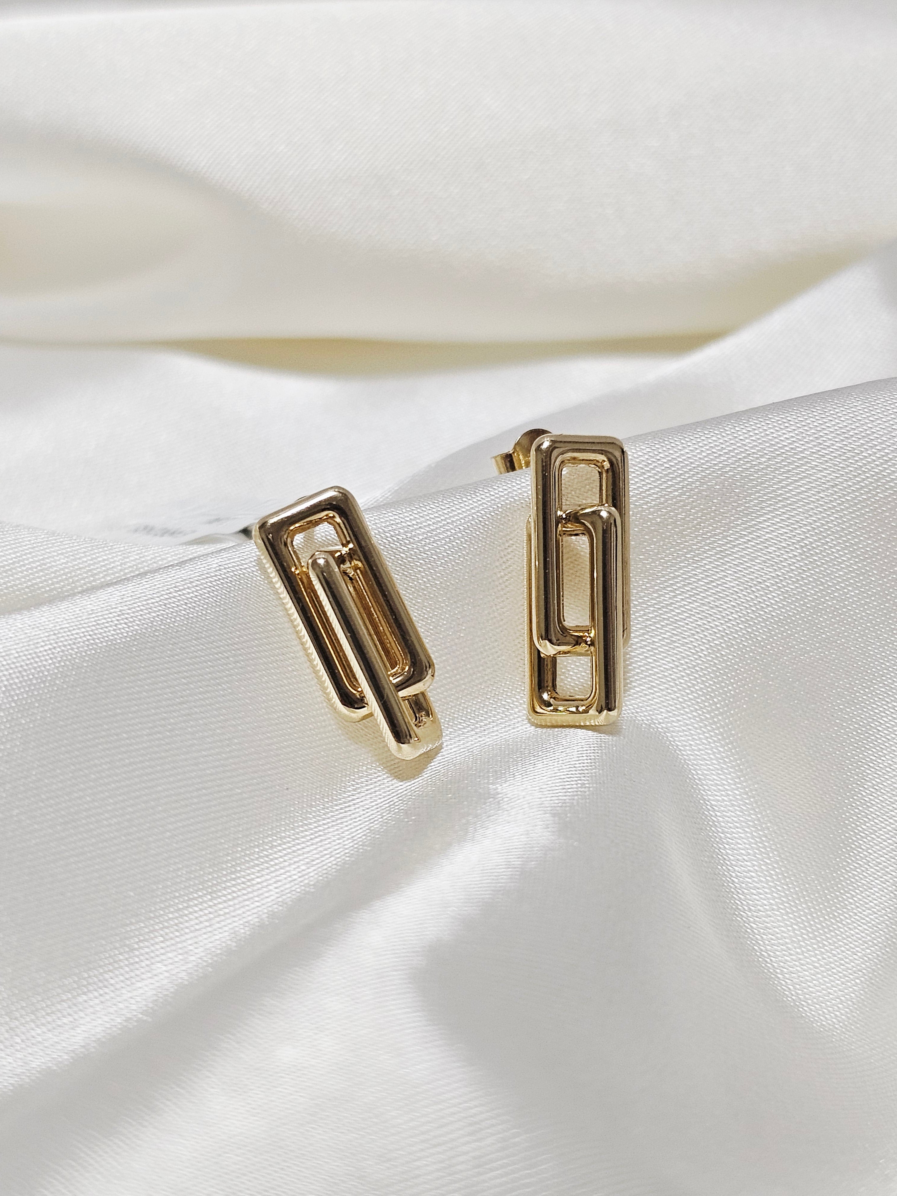 BOTTEGA STUD EARRING