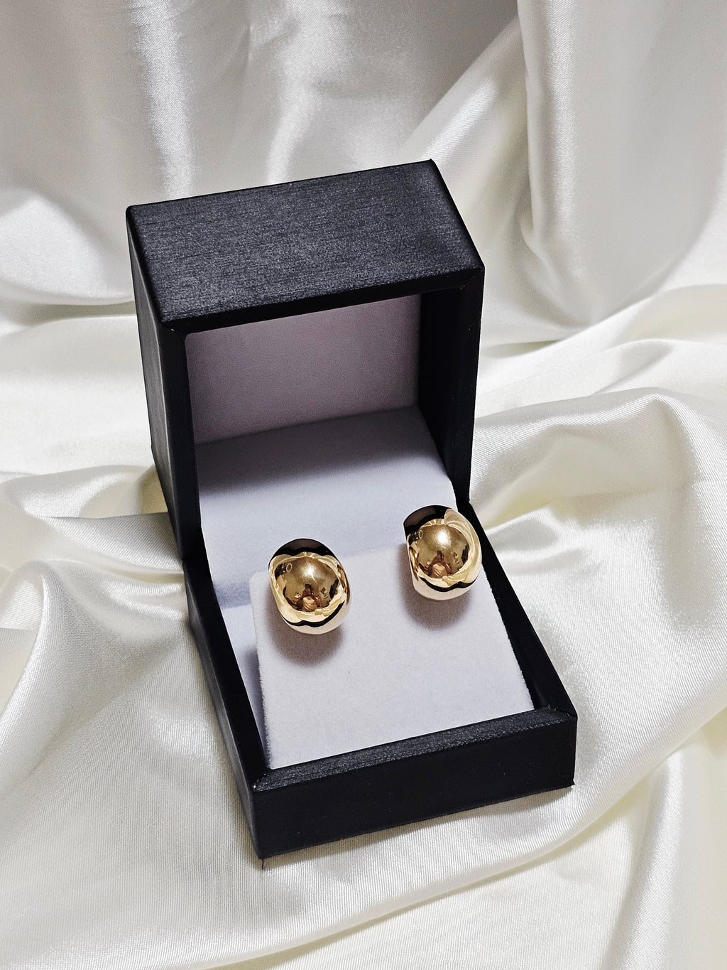 Small Chunky Loop Earring