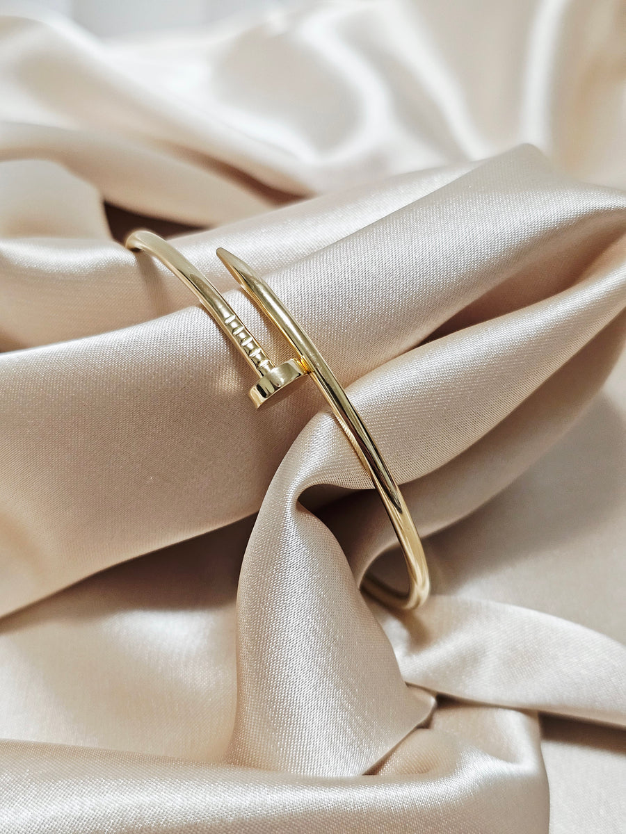 NAIL BANGLE
