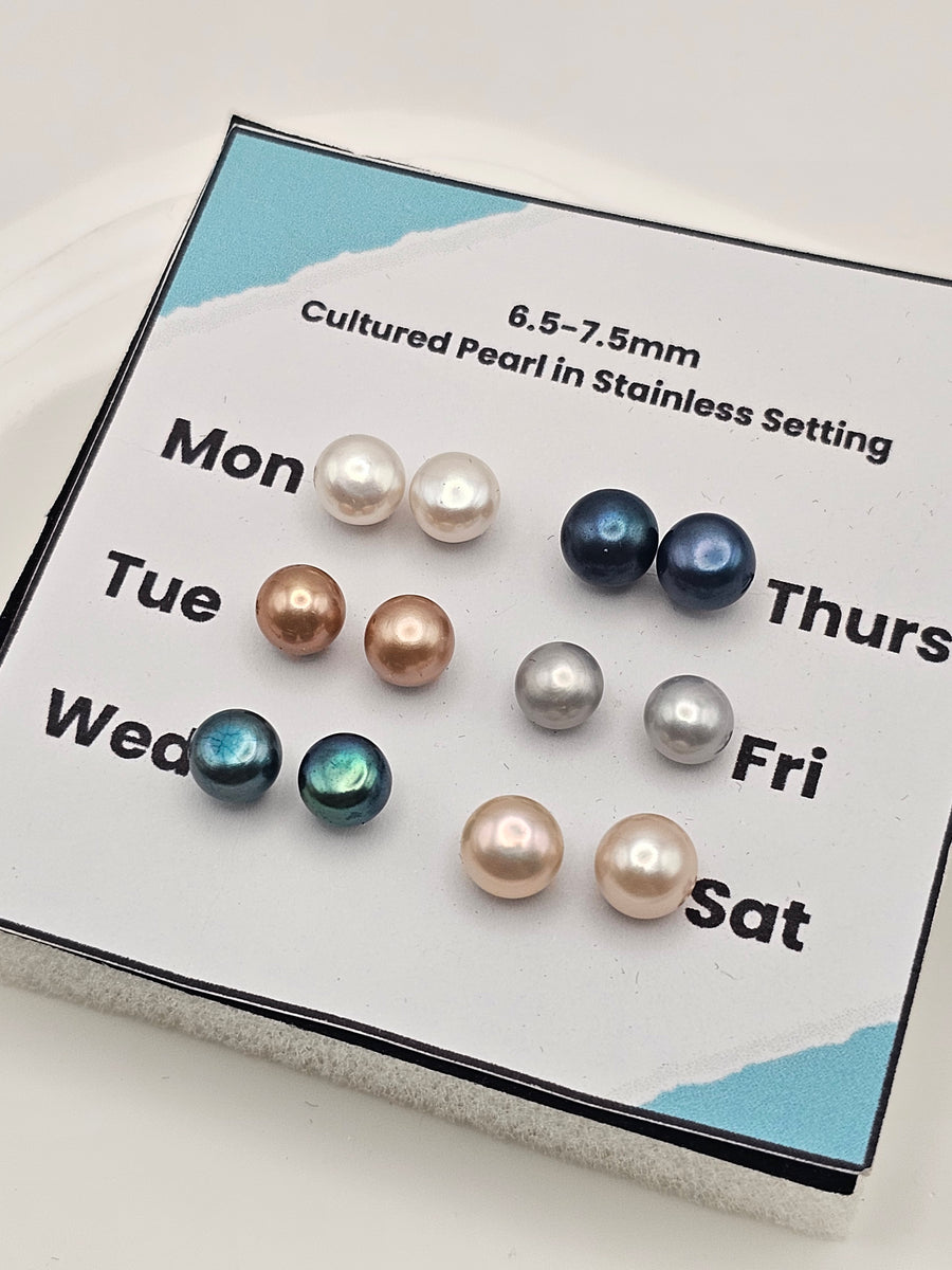 6 Days Pearl Stud Earrings