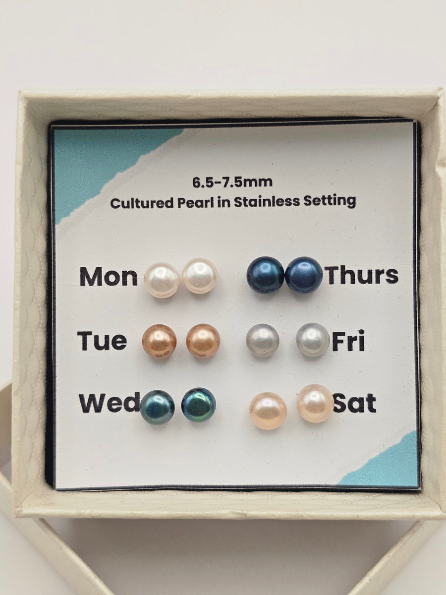 6 Days Pearl Stud Earrings