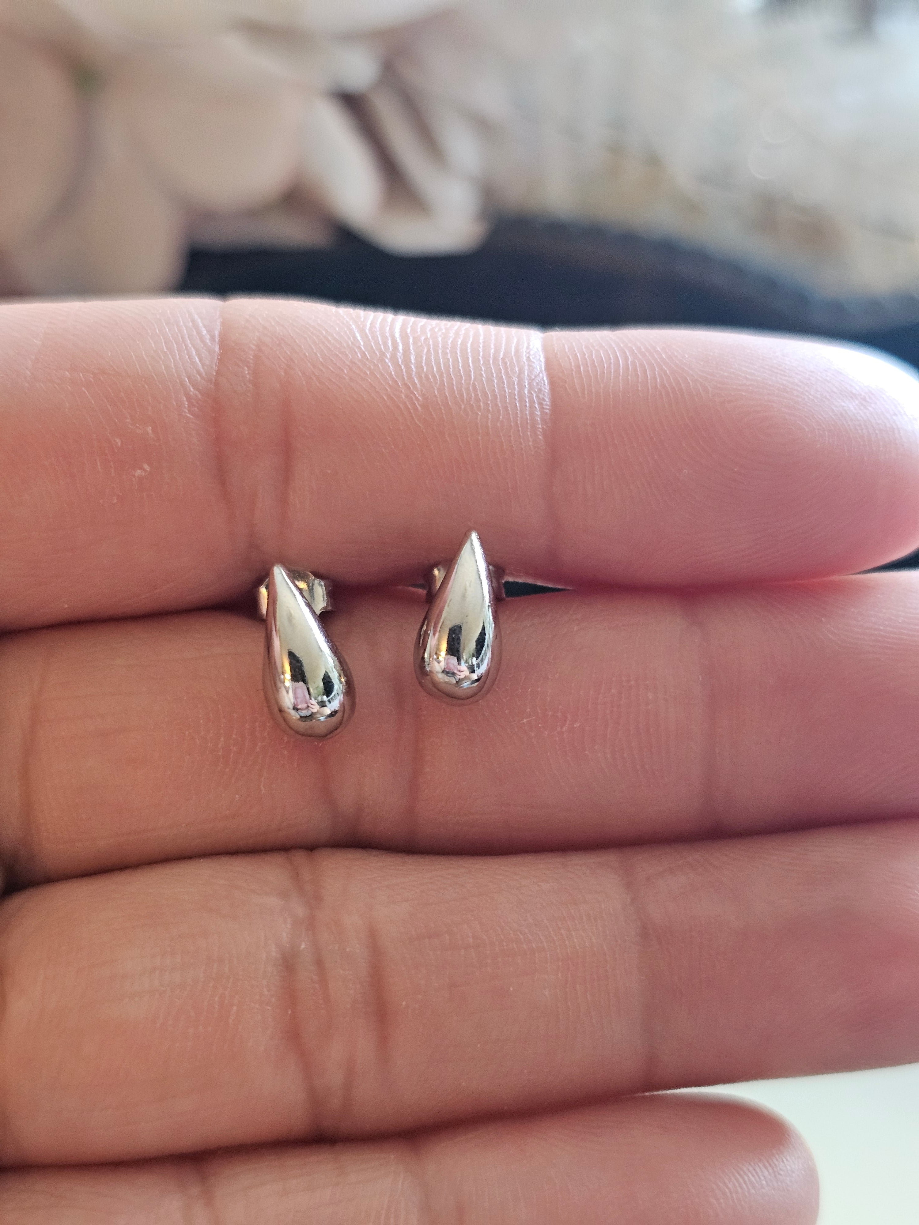 White Gold Mini Teardrop Earring