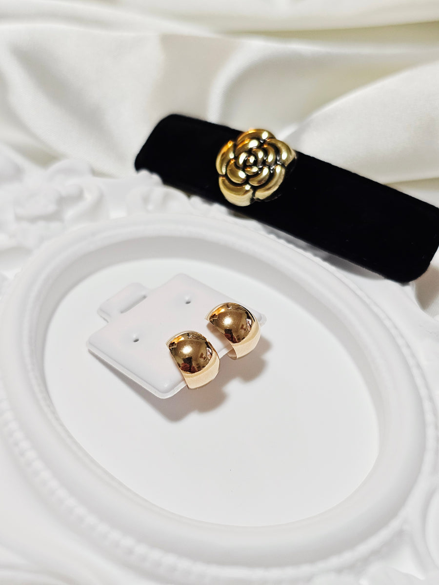 JAPAN SMALL DOME EARRING