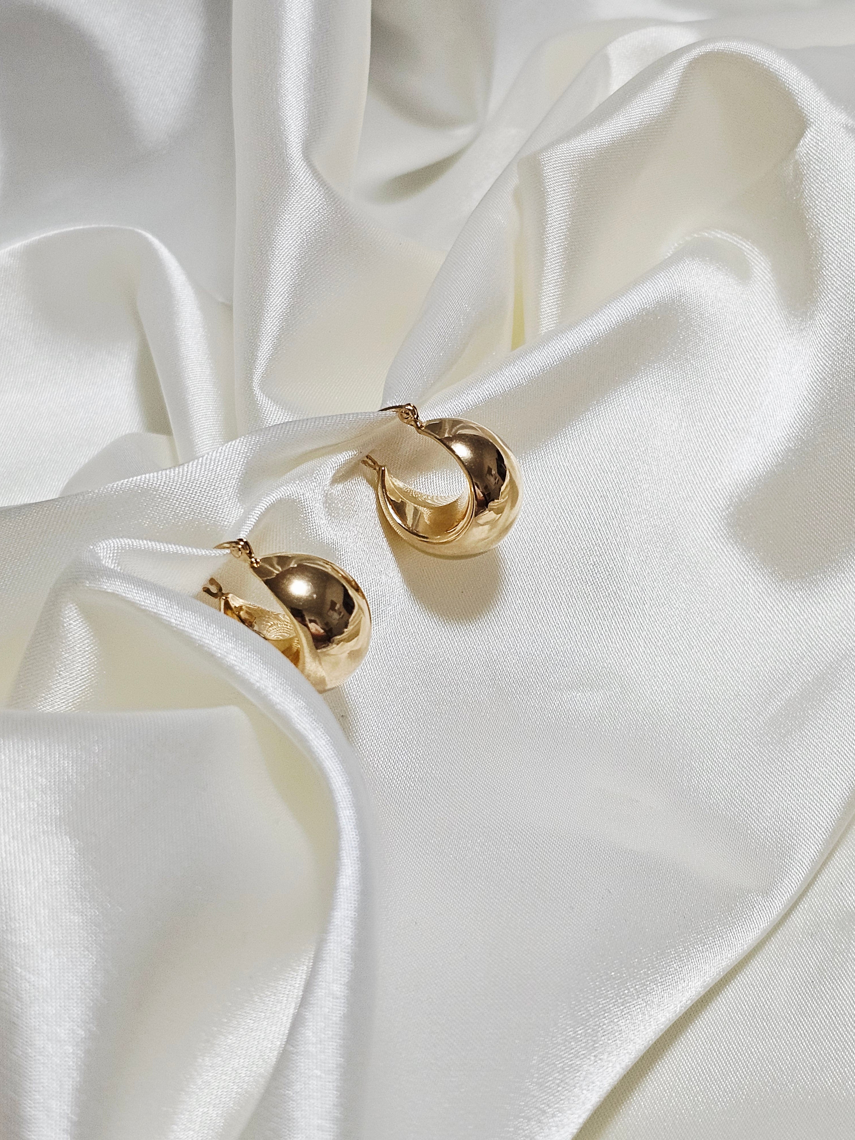 Small Chunky Loop Earring
