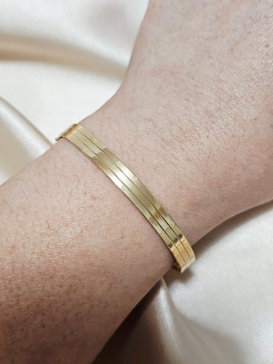 LOVE BANGLE