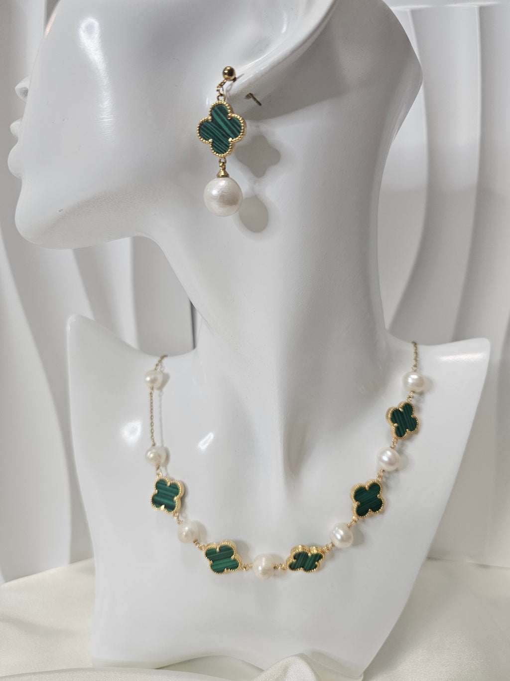 Clover with Fresh Water Pearls Station Set