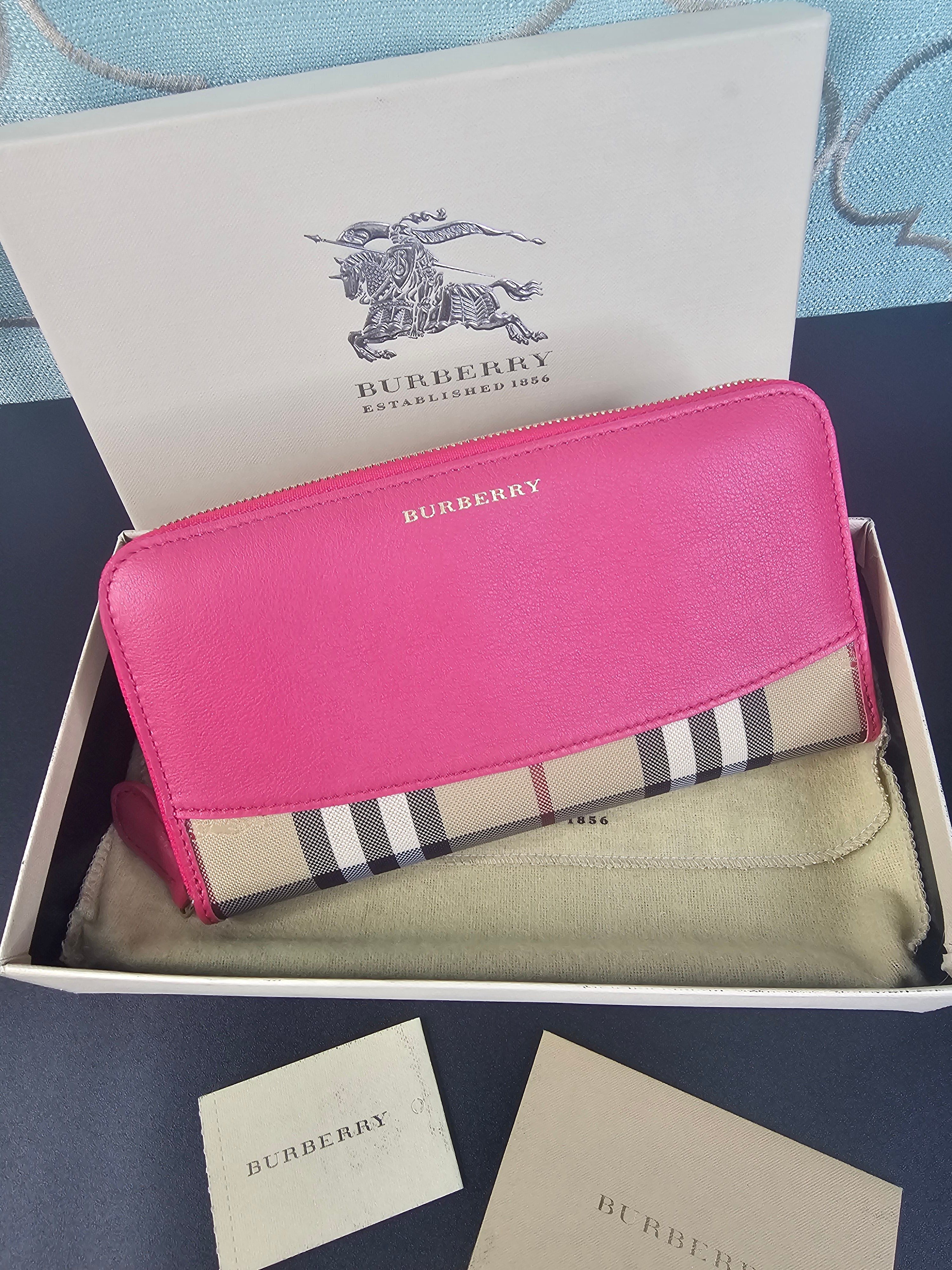 Burberry  Zippy Long Wallet