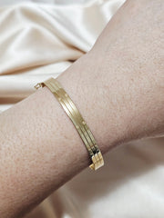 LOVE BANGLE